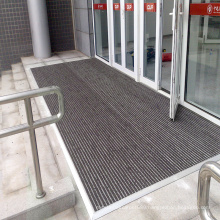 Aluminum floor mats at the entrances of large shopping malls and supermarkets